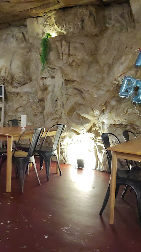 Opinii despre The Cave Restaurant în Johor Bahru - Gastronomi dan perhotelan