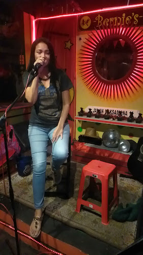 Bernie's Bar/Pub - Melaka