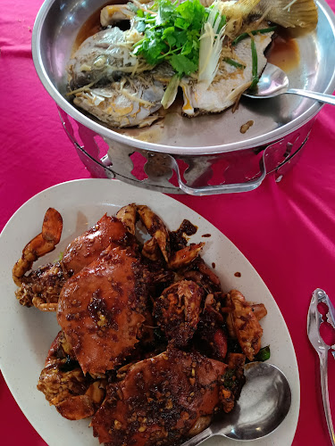 Qun Hua Kuala Selangor Seafood Restaurant - Kuala Selangor