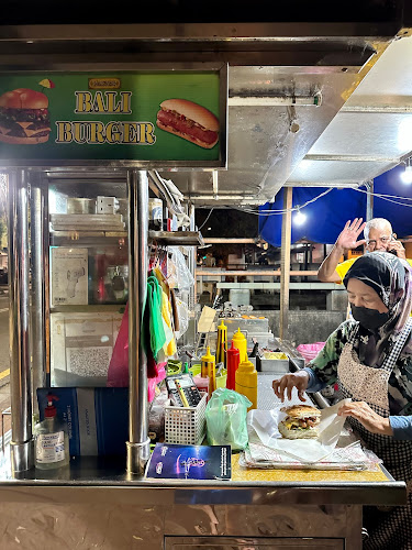 Opinii despre Bali Burger Rifle Range în George Town - Gastronomi dan perhotelan