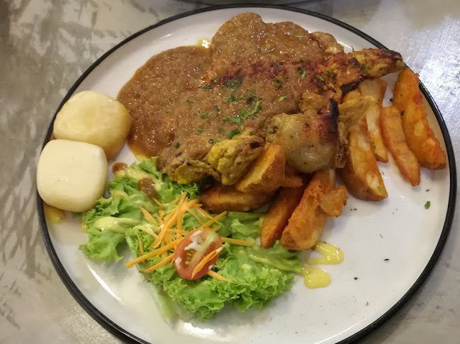 Comentarii opinii despre OverStepped Cafe Perdana Heights