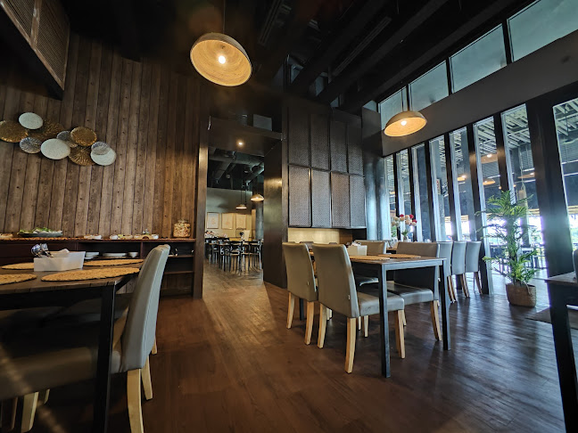 Yanalis Club & Cafe Puteri Harbour - Gastronomi dan perhotelan