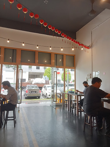 Comentarii opinii despre Kang Bee Hong 慷美峰 (Eco Botanic)