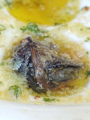 Kafe Bistro Two Frenchies - Gastronomi dan perhotelan