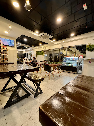 FLYPOD RESTAURANT - Kota Kinabalu