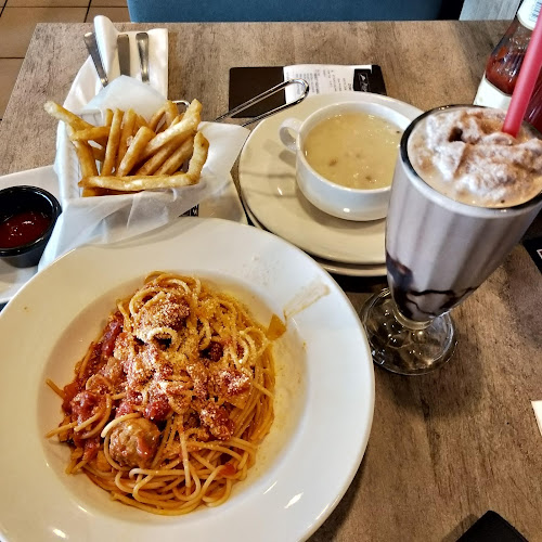 Opinii despre Pizza Hut Restaurant Kubang Kerian în Kota Bharu - Gastronomi dan perhotelan