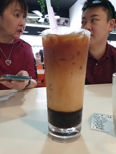 Mom's Laksa - Gastronomi dan perhotelan