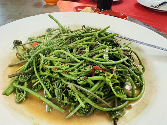 Opinii despre LING LOONG SEAFOOD în Kuching - Gastronomi dan perhotelan