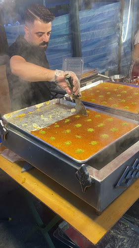 Papa Kanafa - Gastronomi dan perhotelan