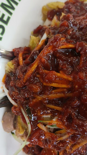 Kompleks Makanan Medan Renong Padang Kota Lama, 3, Padang Kota Lama, Jalan Tun Syed Sheh Barakbah, 10200 George Town, Penang