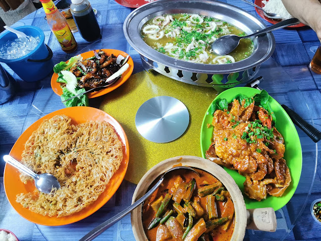 Comentarii opinii despre Restoran Makanan Laut Villa