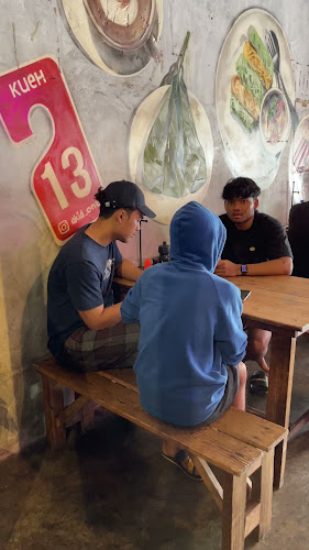 Opinii despre Kueh Cafe Seksyen 13 în Shah Alam - Gastronomi dan perhotelan