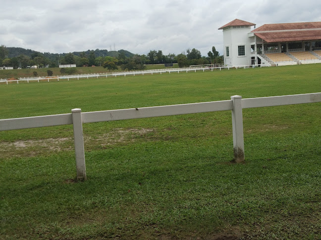 Ekues Cabin Cafe, Taman Ekuestrian, Jalan Kandang Kuda, Presint 5, 62000 Putrajaya