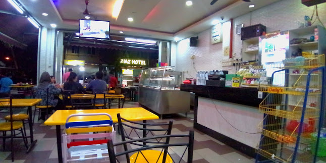 Restoran Mrz Bistro - Gastronomi dan perhotelan