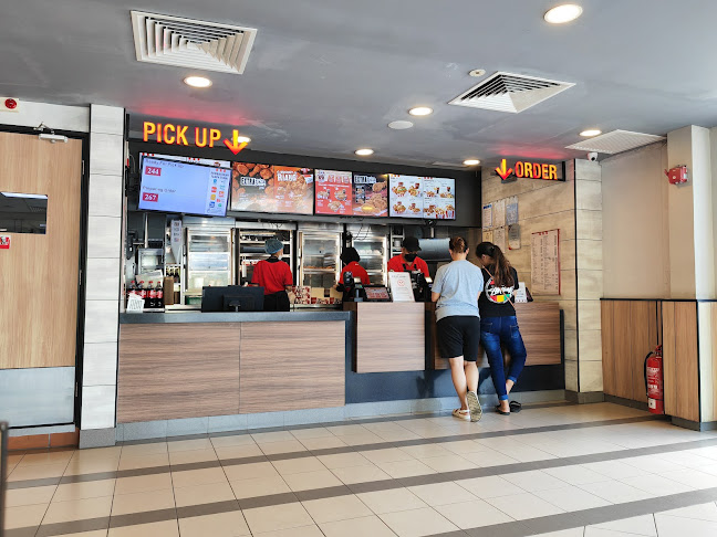 KFC Emart Miri - Gastronomi dan perhotelan