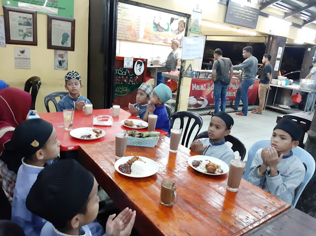 Warung Nasi Lemak Pak Ayob Warisan - Gastronomi dan perhotelan