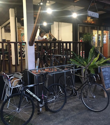 Larwoot Cafe ( Lumut, Perak )