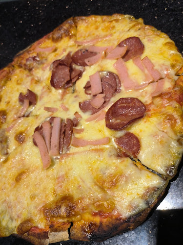 Unique Eatery Cafe - Gastronomi dan perhotelan