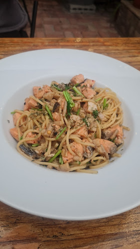 Opinii despre Fika Farmhouse în Iskandar Puteri - Gastronomi dan perhotelan