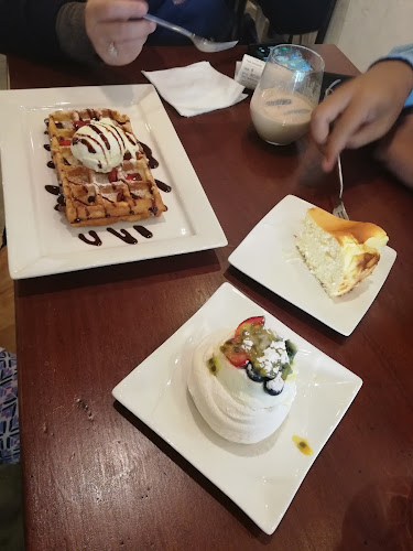 Comentarii opinii despre Teduhan Senja Cafe Sdn.Bhd