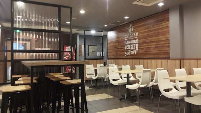 KFC Slim River - Gastronomi dan perhotelan