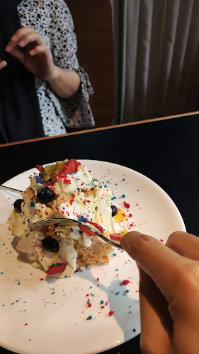 Naj & Belle Cafe Bangsar - Gastronomi dan perhotelan