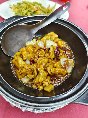 Restoran Makan Sembilan Tiga Dua - Gastronomi dan perhotelan