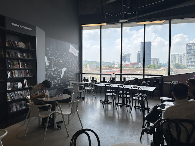 Madeleine Cafe & Patisserie - Gastronomi dan perhotelan