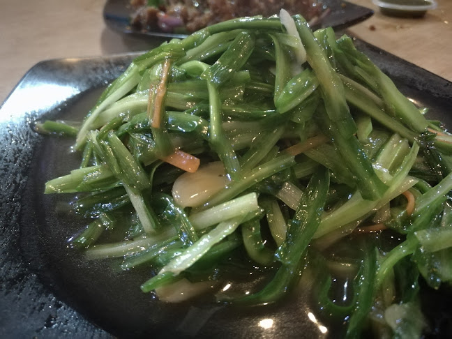 Want To Eat Restaurant - Gastronomi dan perhotelan