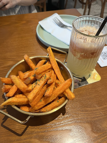 The Palm Cafe & Bistro