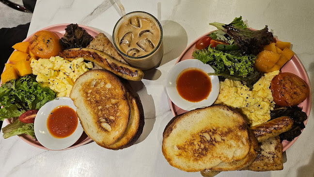 Yin’s Sourdough Bakery & Cafe (Mid Valley)