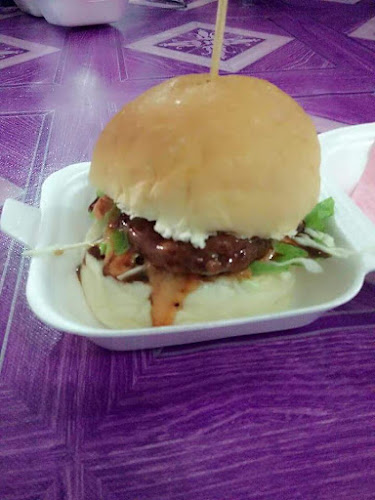 Manniza Burger Kukus - Kuching