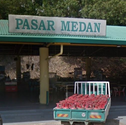 Comentarii opinii despre James De'Grill