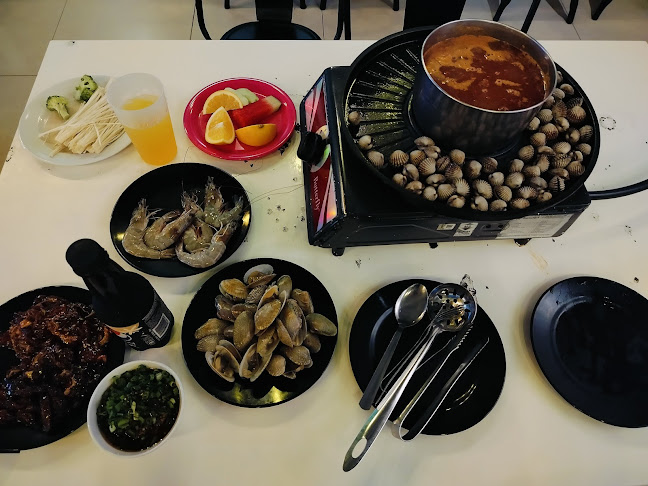 D'Kayangan Steamboat BBQ Buffet - Gastronomi dan perhotelan