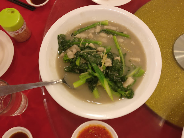 Opinii despre Rainbow Seafood Restaurant în Menglembu - Gastronomi dan perhotelan