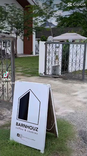 BARNHOUZ Coffee & Cookies - Gastronomi dan perhotelan