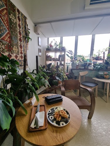 Taman Hati Studio & Cafe - Gastronomi dan perhotelan