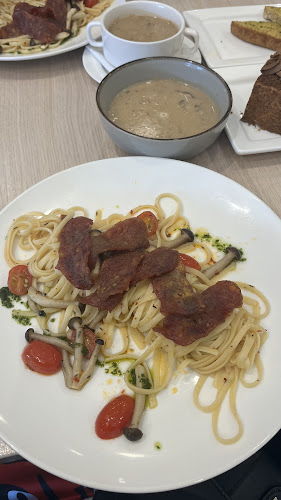 Opinii despre SECRET RECIPE SLIM RIVER în Slim River - Gastronomi dan perhotelan