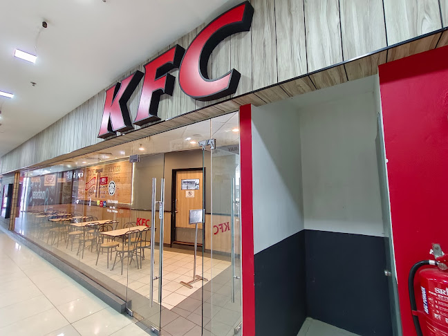 KFC Kompleks Karamunsing - Gastronomi dan perhotelan