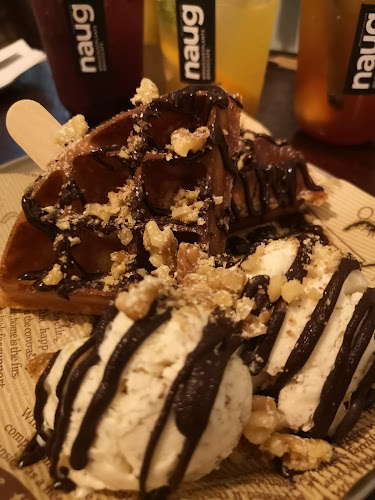 Comentarii opinii despre Naug Cafe (Naug Just Plants’ backyard)