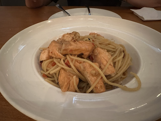 Sweetwater Mediterranean - Gastronomi dan perhotelan