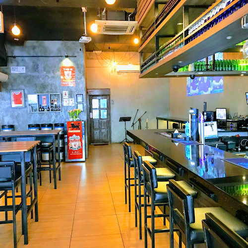 Bottoms Up Bistro & Cafe - Kuching
