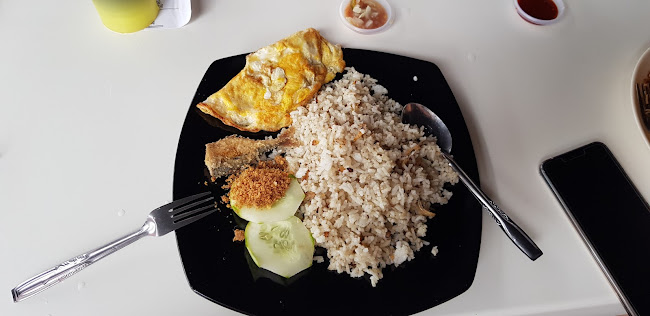 Mom's Laksa - Gastronomi dan perhotelan