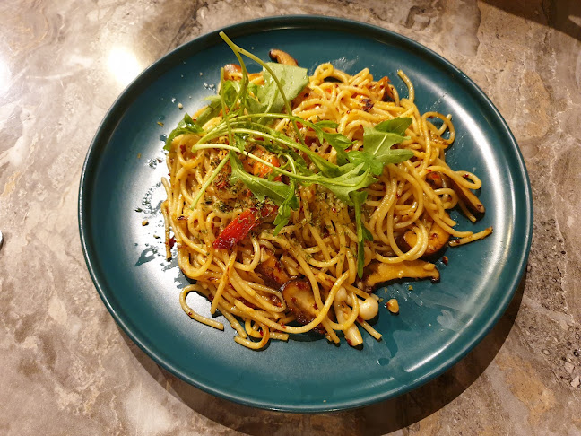 CAMPER 1991 - Gastronomi dan perhotelan