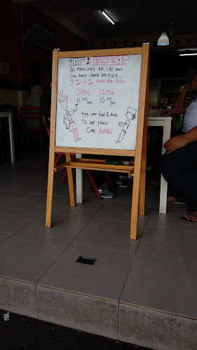 Opinii despre Eat & Repeat Cafe Melaka în Melaka - Gastronomi dan perhotelan