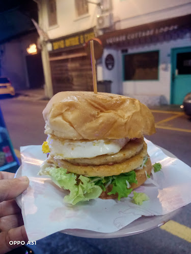 Opinii despre The Vibe Cafe Riverside Melaka în Melaka - Gastronomi dan perhotelan