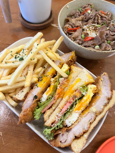 MokMok - Iskandar Puteri