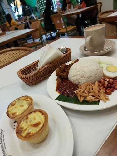 Peanuts Anchovies @ Waterfront Kuching - Gastronomi dan perhotelan