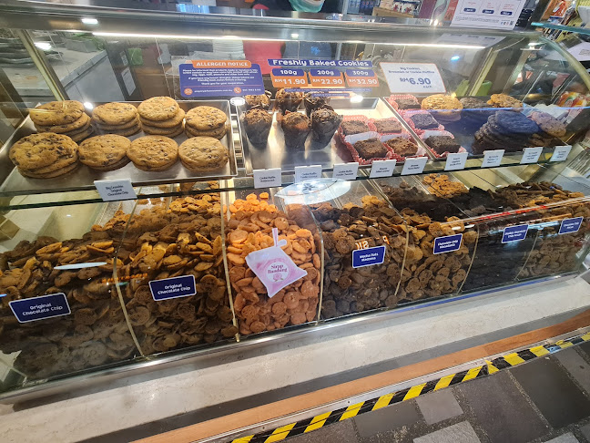 Opinii despre Famous Amos Sunway Putra Mall în Kuala Lumpur - Gastronomi dan perhotelan
