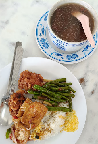 Opinii despre Kedai Makanan Koh în Menglembu - Gastronomi dan perhotelan